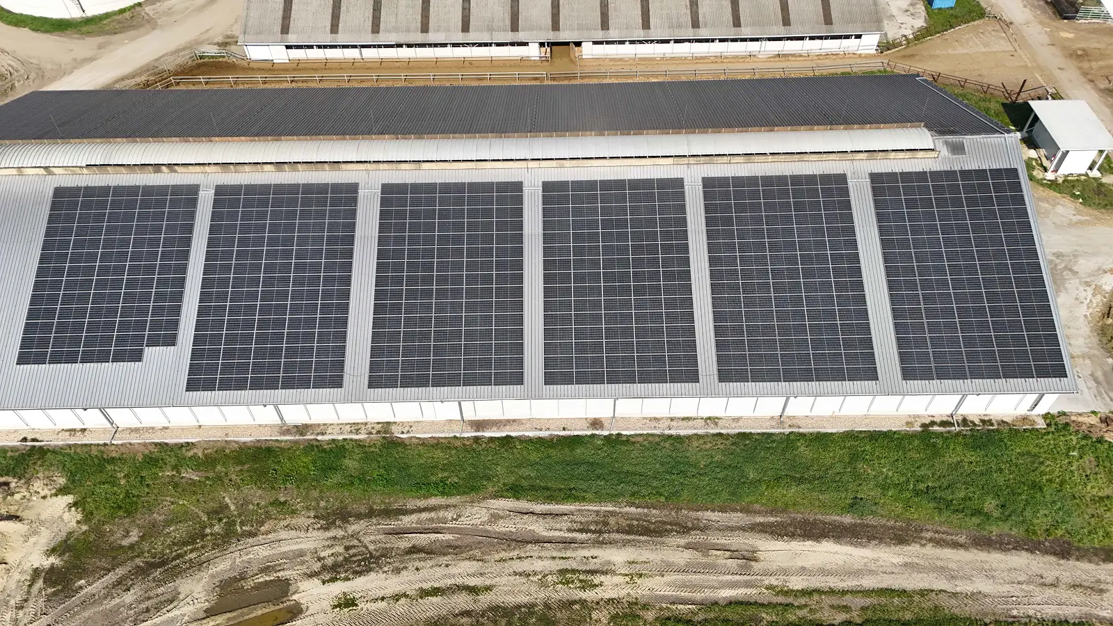 Fotovoltaika na firemnej budove v Komárne s výkonom 200 kWp, Nitriansky kraj