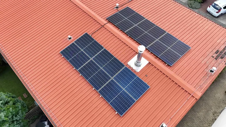 Fotovoltická inštalácia na rodinnom dome s rovnou strechou v Bratislave s výkonom 6 kWp