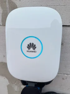 Nabíjacia stanica pre elektromobily s fotovoltikou pri rodinnom dome, Bratislava