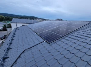 Fotovoltaické panely s meničom Huawei 10 kW na rodinnom dome v Bratislave