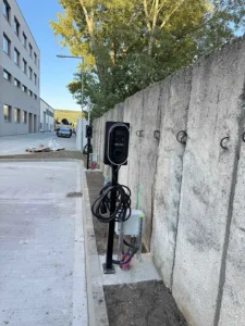Nabíjacia stanica pre elektromobily Bratislava od IC Grid pre firmy