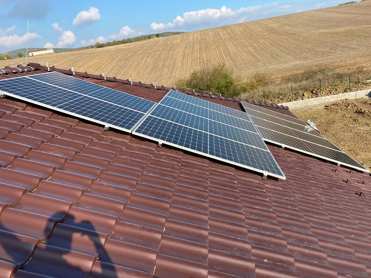 Fotovoltické panely na dome v Trenčíne, návrh a inštalácia od IC Grid