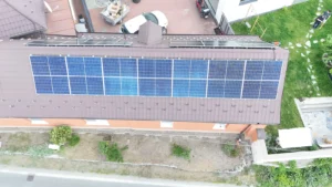 Nabíjacia stanica pre elektromobily pre maximálne využitie solárnej energie.